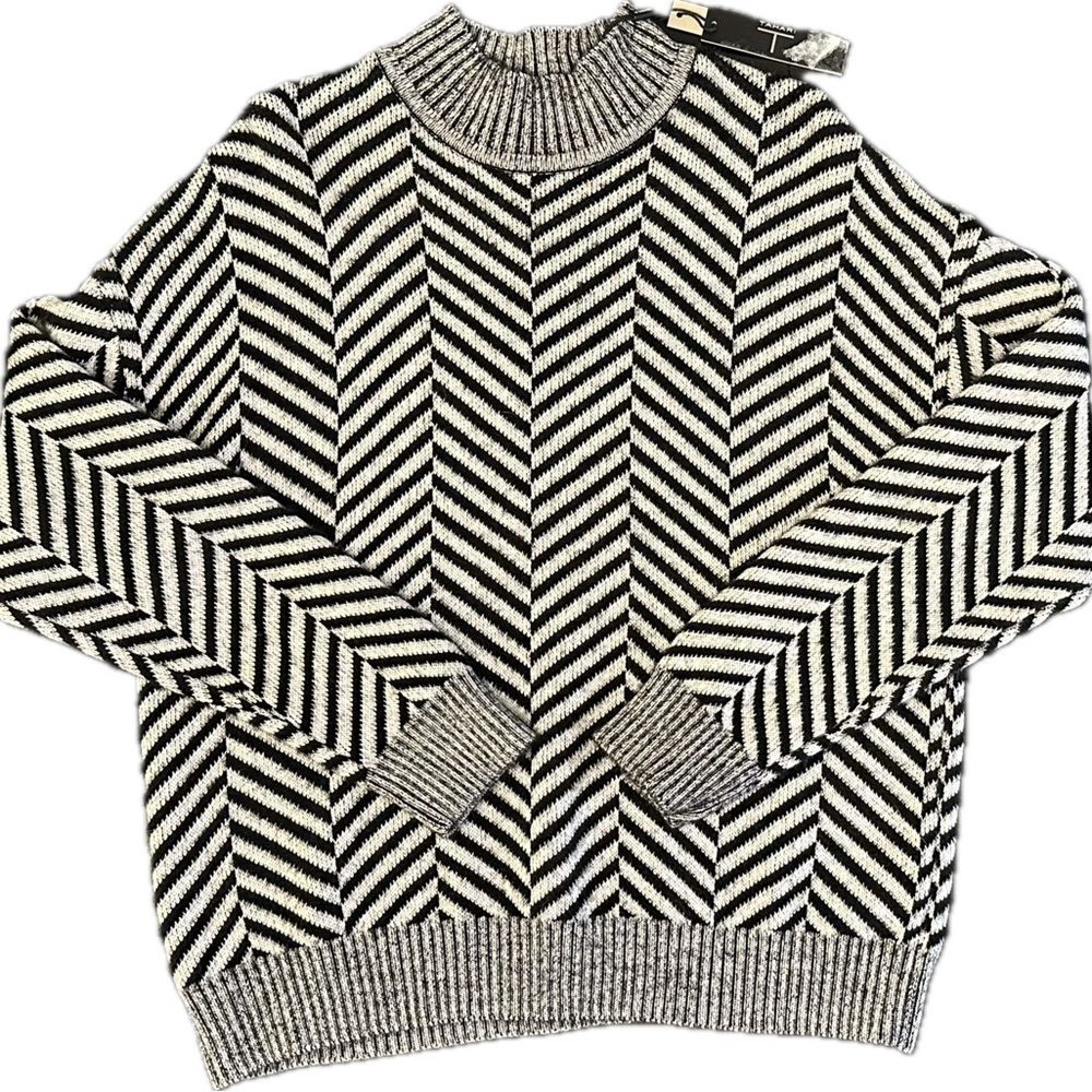 Tahari Printed Crew Neck Sweater, Size Large, NWT, Relaxed Fit, Soft & Stylish - Picture 2 of 9